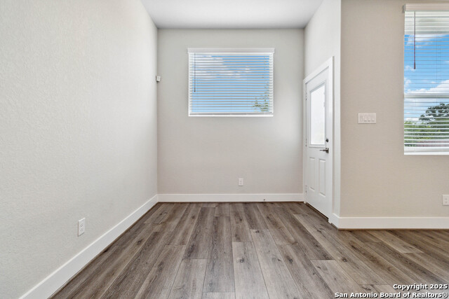 Image 16 of 34 For 8851 Oakland Rd  39