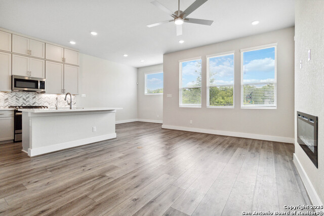 Image 18 of 34 For 8851 Oakland Rd  39