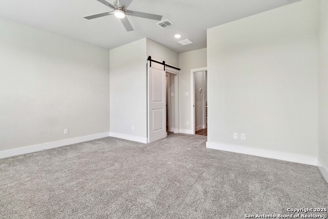 Image 19 of 34 For 8851 Oakland Rd  39