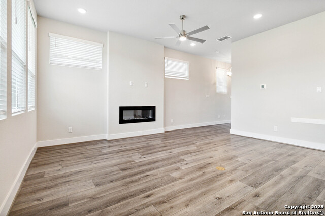 Image 7 of 34 For 8851 Oakland Rd  39