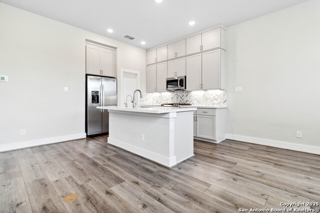 Image 8 of 34 For 8851 Oakland Rd  39