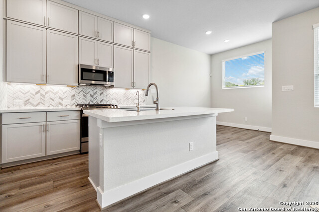 Image 9 of 34 For 8851 Oakland Rd  39