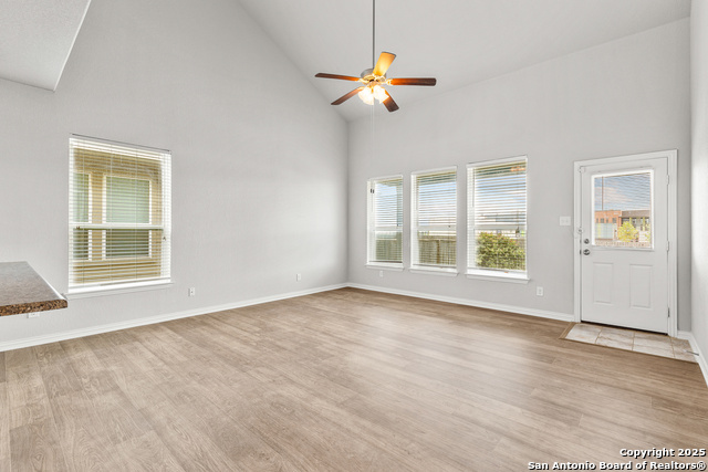 Image 13 of 35 For 8220 Robin Gate