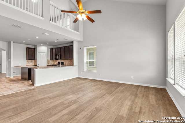 Image 15 of 35 For 8220 Robin Gate