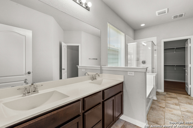 Image 19 of 35 For 8220 Robin Gate
