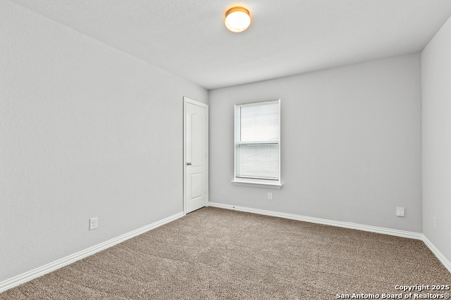 Image 24 of 35 For 8220 Robin Gate