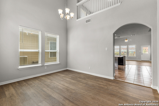 Image 5 of 35 For 8220 Robin Gate
