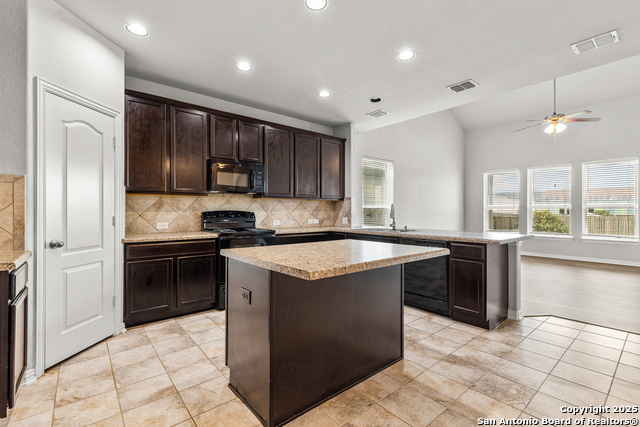Image 7 of 35 For 8220 Robin Gate