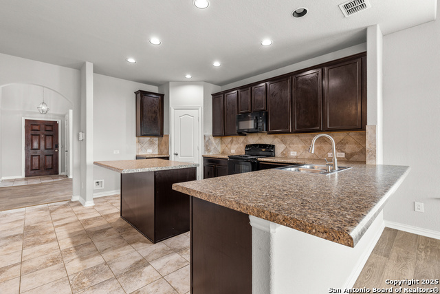 Image 8 of 35 For 8220 Robin Gate