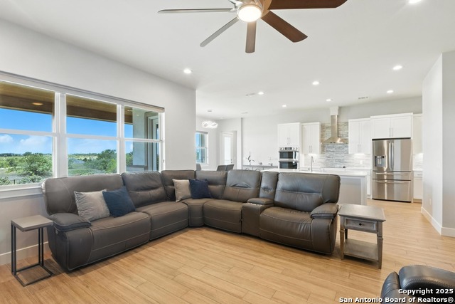 Image 12 of 34 For 450 Peck