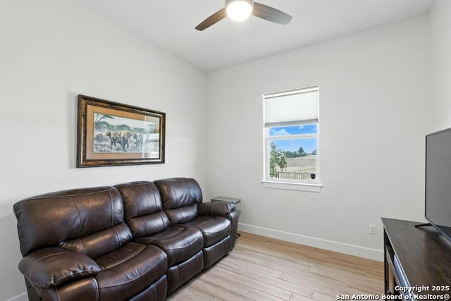 Image 25 of 34 For 450 Peck