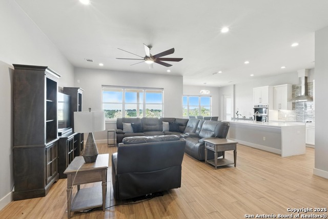 Image 9 of 34 For 450 Peck