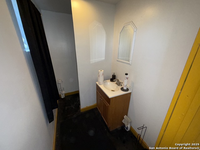 Image 13 of 32 For 1130 Hampton