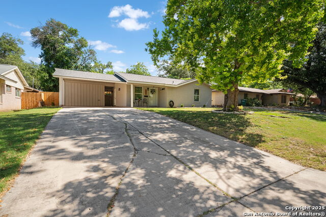 Image 3 of 29 For 307 Dawnridge Dr