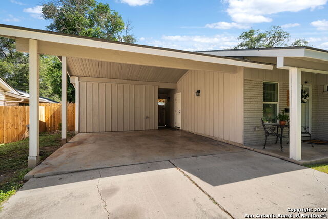 Image 4 of 29 For 307 Dawnridge Dr