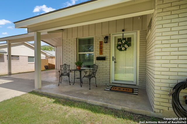 Image 5 of 29 For 307 Dawnridge Dr