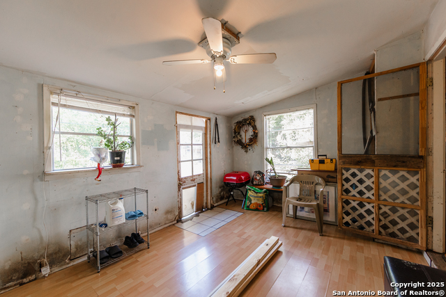 Image 17 of 19 For 4839 Newcome