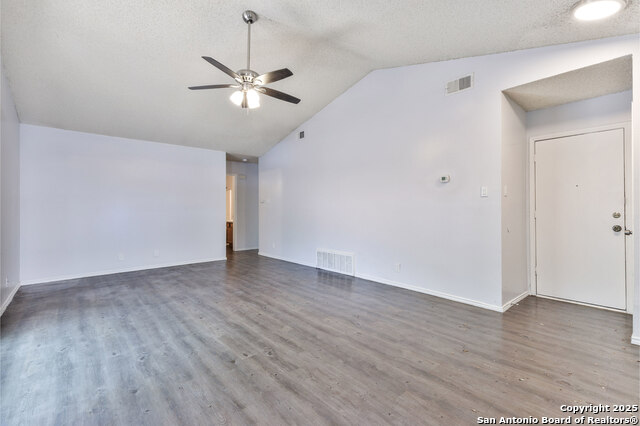 Image 10 of 19 For 5234 Meadow Rise