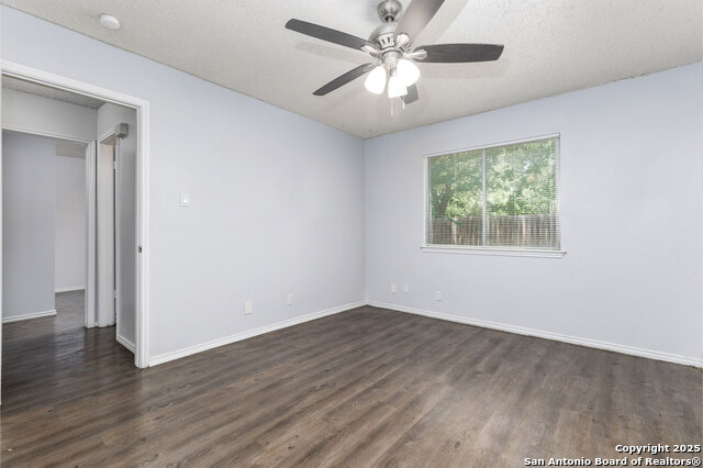 Image 13 of 19 For 5234 Meadow Rise