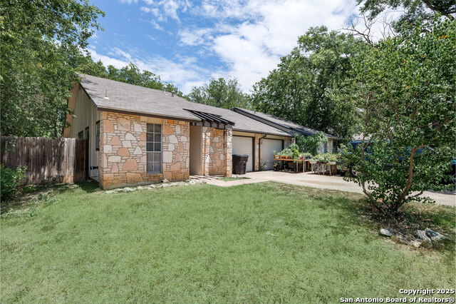 Image 3 of 19 For 5234 Meadow Rise