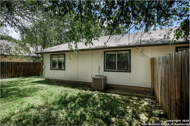 Image 4 of 19 For 5234 Meadow Rise