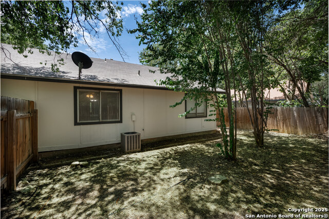 Image 6 of 19 For 5234 Meadow Rise