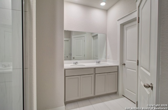 Image 11 of 20 For 245 Red Arrow