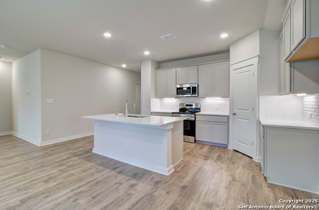 Image 3 of 20 For 245 Red Arrow