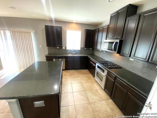 Image 7 of 36 For 21227 Cinch  