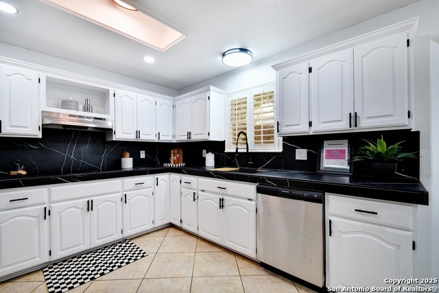 Image 10 of 29 For 8619 London Heights