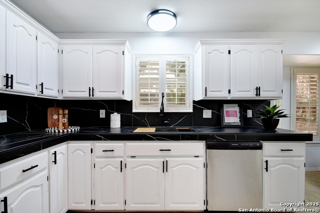 Image 11 of 29 For 8619 London Heights