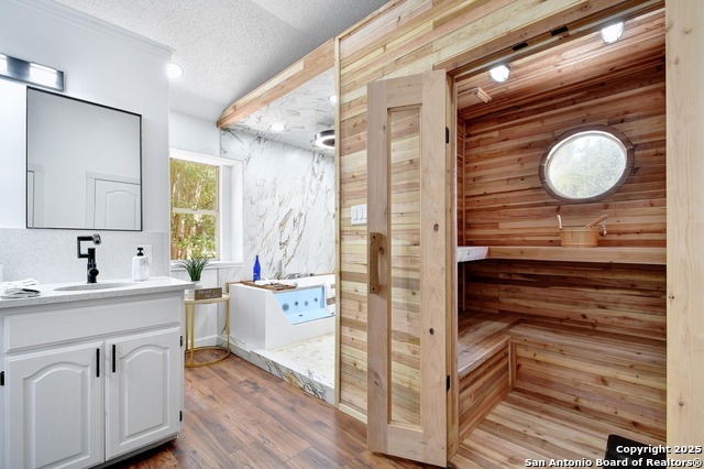 Image 17 of 29 For 8619 London Heights
