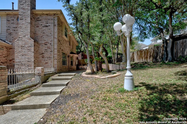 Image 25 of 29 For 8619 London Heights