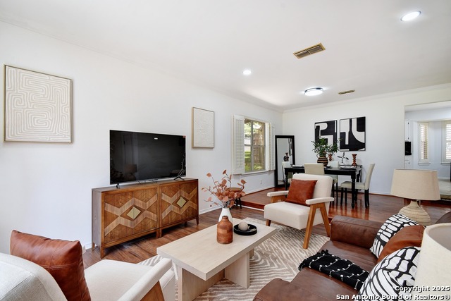 Image 3 of 29 For 8619 London Heights