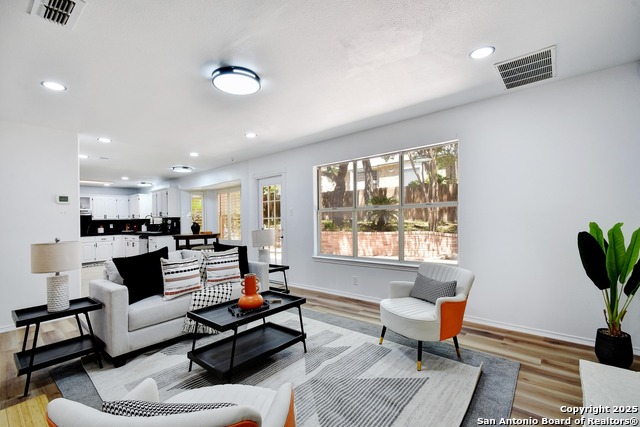 Image 8 of 29 For 8619 London Heights