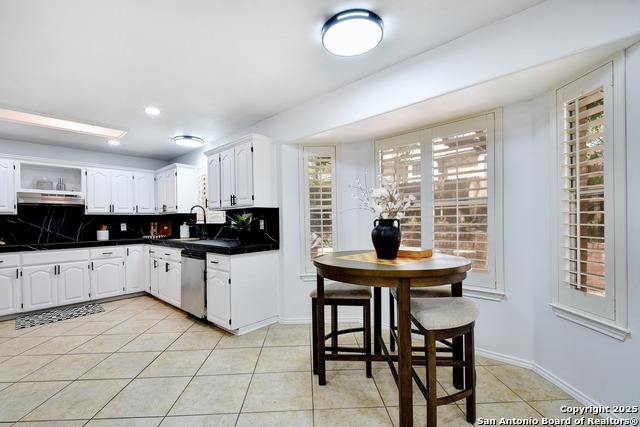 Image 9 of 29 For 8619 London Heights