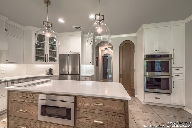 Image 18 of 44 For 16527 Inwood Cove