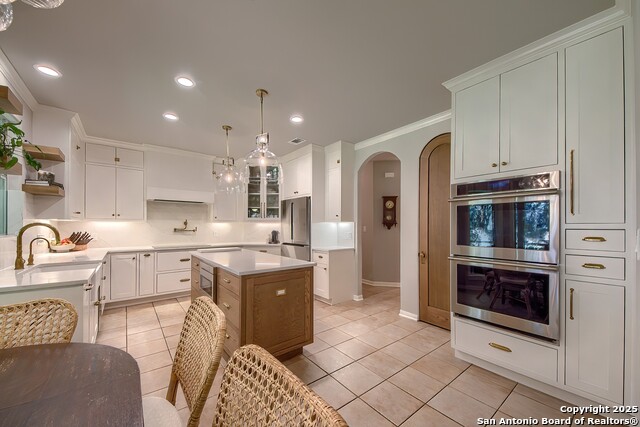 Image 22 of 44 For 16527 Inwood Cove