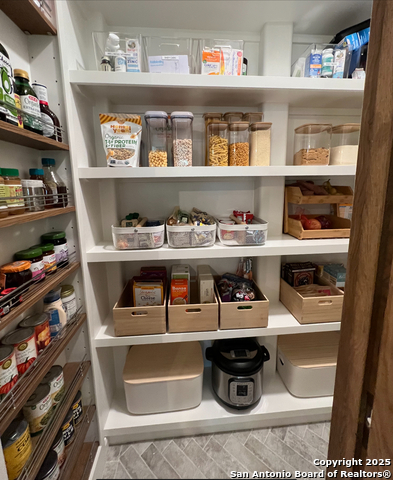 Image 25 of 44 For 16527 Inwood Cove