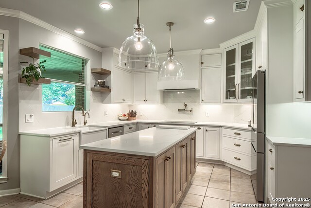 Image 4 of 44 For 16527 Inwood Cove