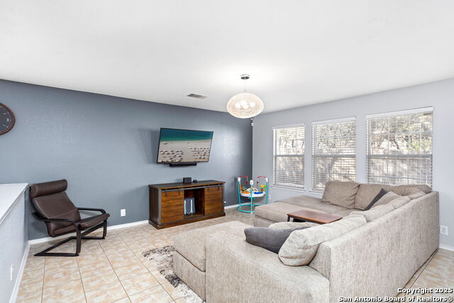 Image 10 of 27 For 16115 Branching Oaks