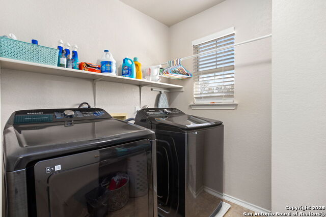 Image 23 of 27 For 16115 Branching Oaks