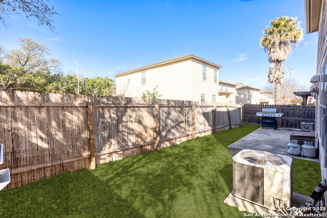 Image 25 of 27 For 16115 Branching Oaks