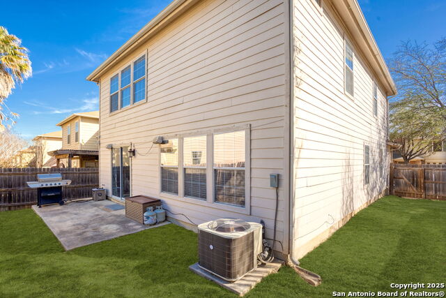 Image 26 of 27 For 16115 Branching Oaks