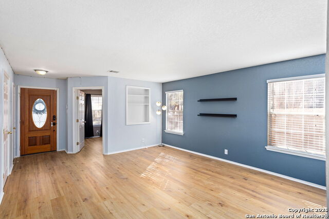 Image 6 of 27 For 16115 Branching Oaks