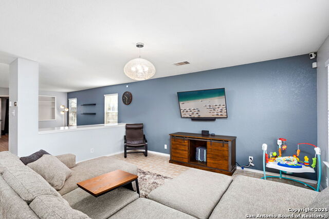 Image 8 of 27 For 16115 Branching Oaks