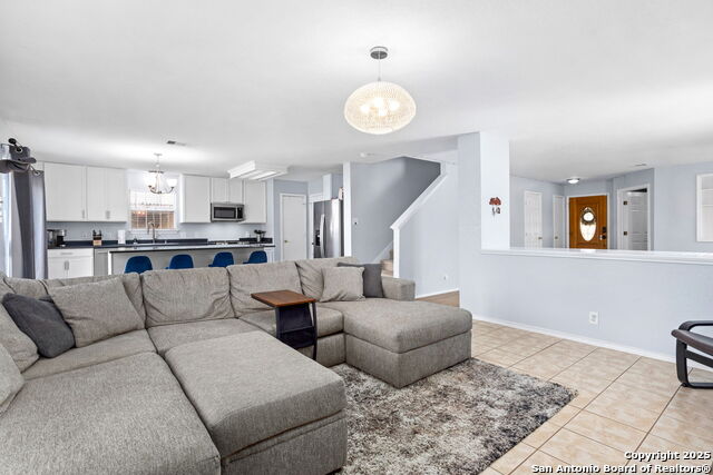 Image 9 of 27 For 16115 Branching Oaks