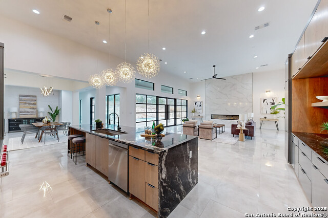 Image 14 of 36 For 1356 Capitare