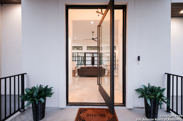 Image 3 of 36 For 1356 Capitare