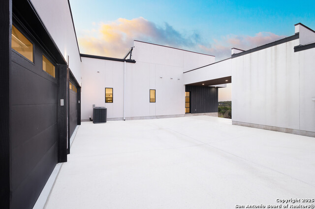 Image 30 of 36 For 1356 Capitare